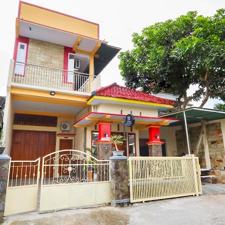 Oyo Life 3064 Mahameru Kost Putra Jembel المظهر الخارجي الصورة