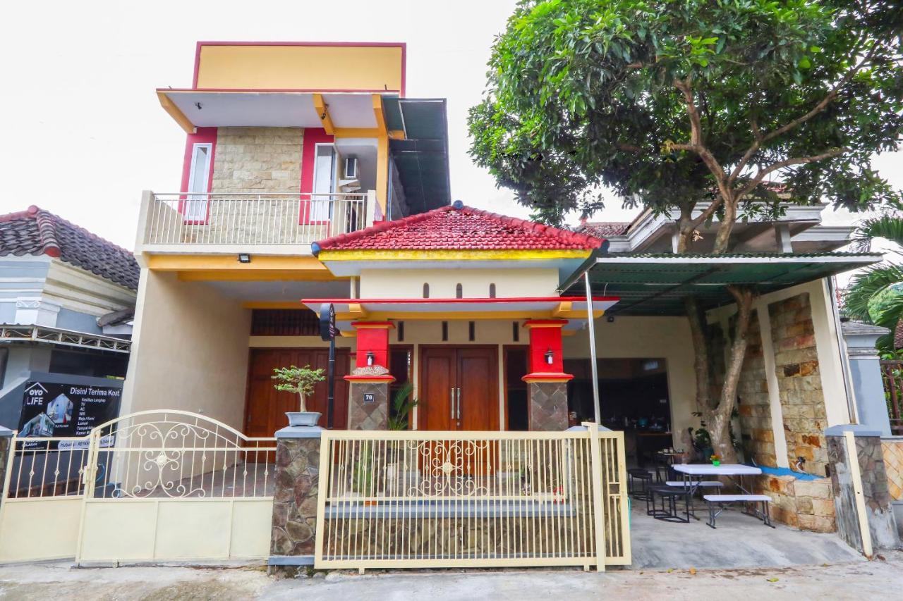 Oyo Life 3064 Mahameru Kost Putra Jembel المظهر الخارجي الصورة